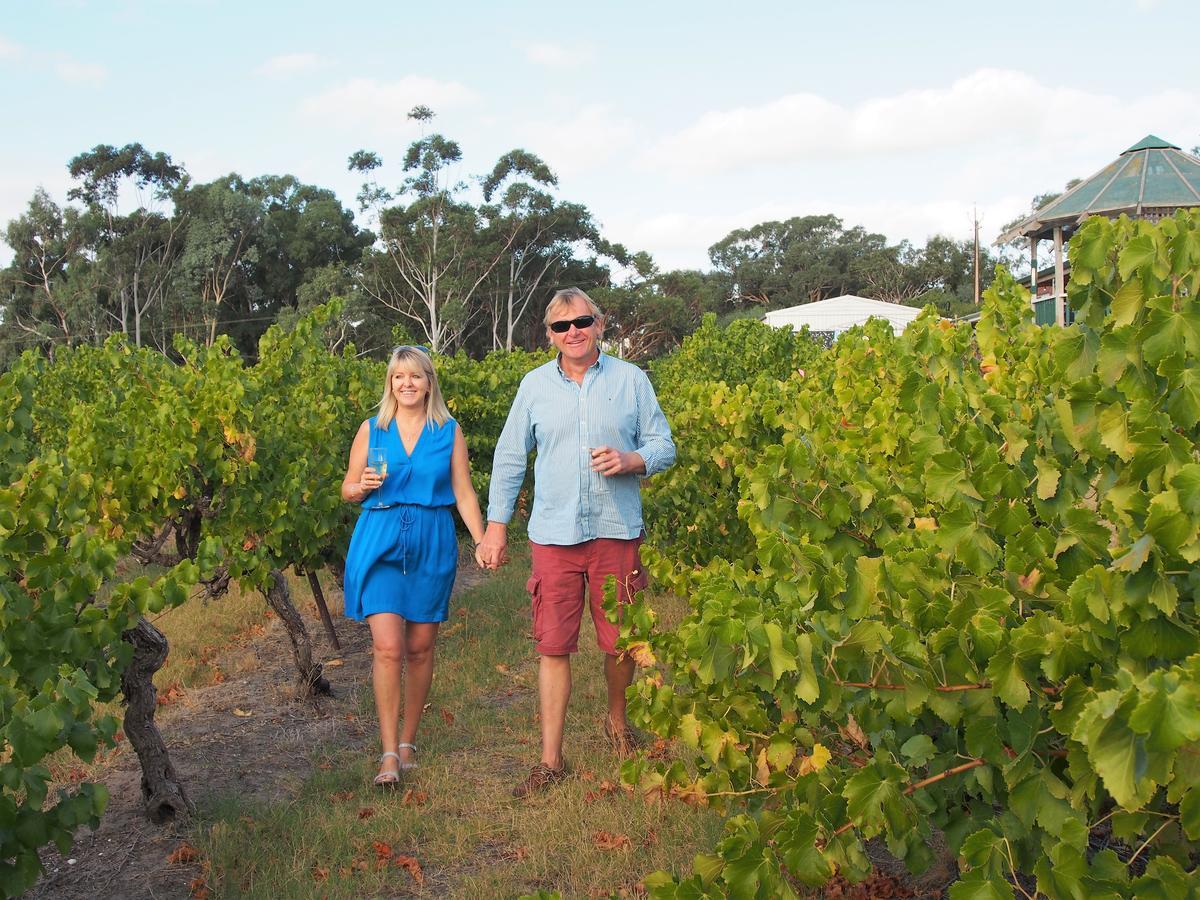 Bed & Breakfast At Tiffany'S Mclaren Vale Exterior photo